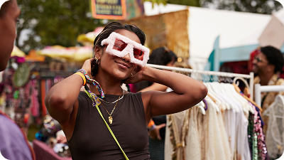 CustAdv_HeroImg_GettyImages-2039509137 1(1)